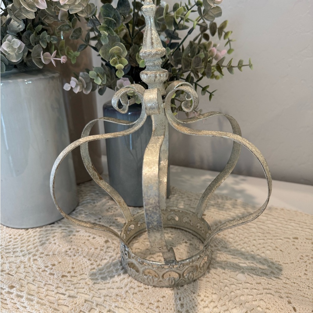 Elegant Decorative Crown Accent | EUC | Regal Home Décor 11” x 8”